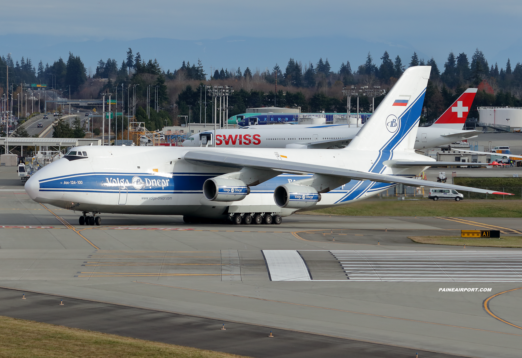 An-124 RA-82046 at Paine Field