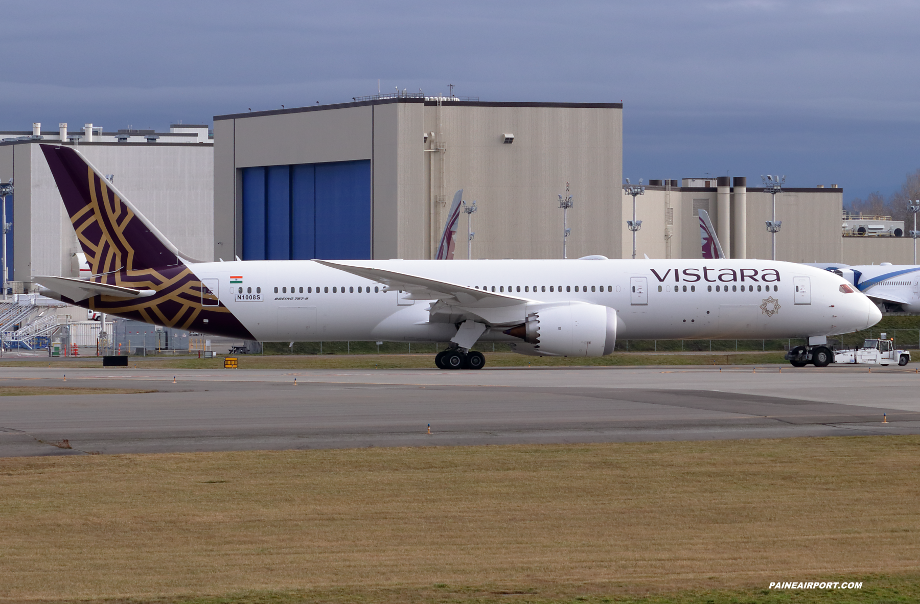 Vistara 787-9 line 913 at Paine Field