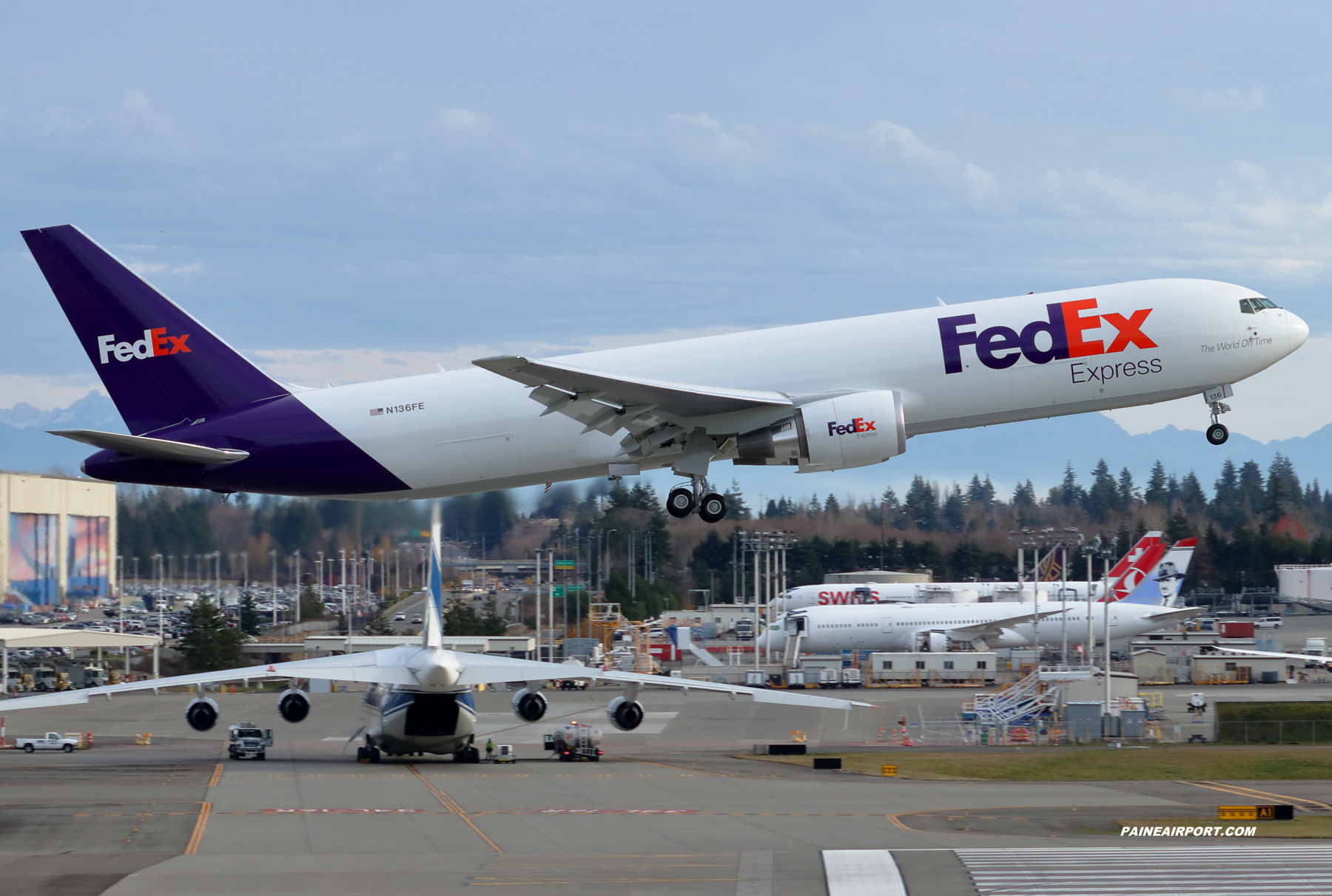 FedEx 767 N136FE at Paine Field