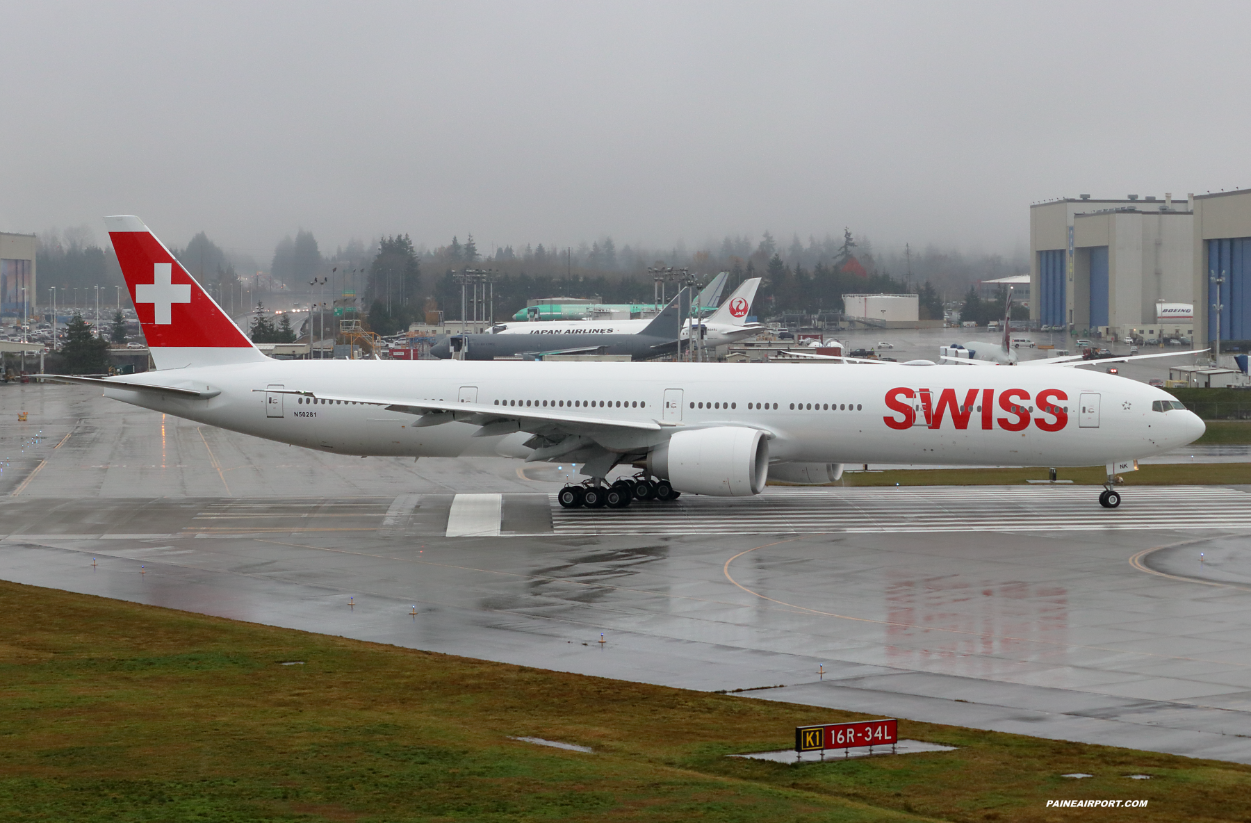 Swiss 777 HB-JNK at Paine Field 