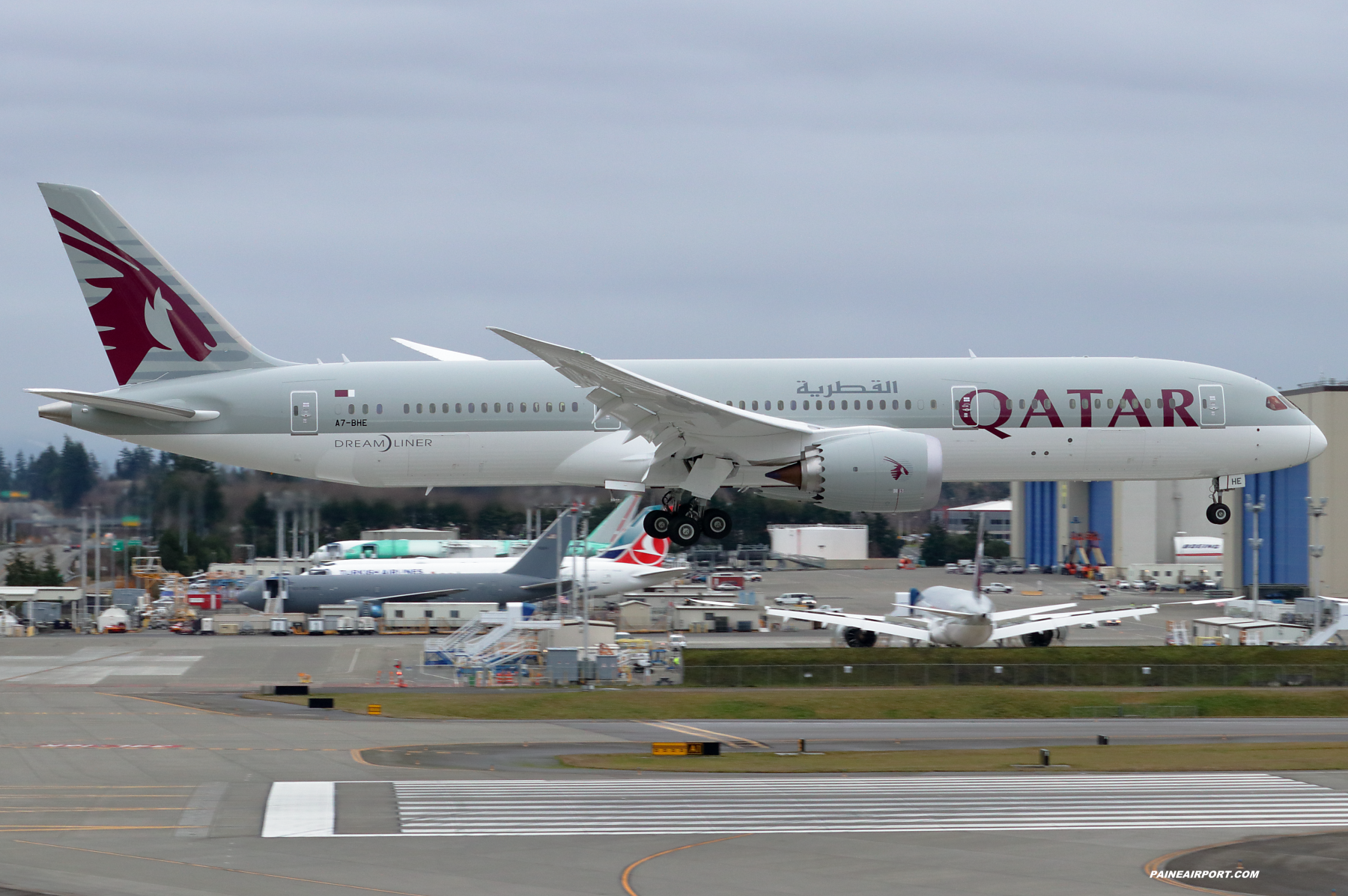 Qatar Airways 787-9 A7-BHE at Paine Field