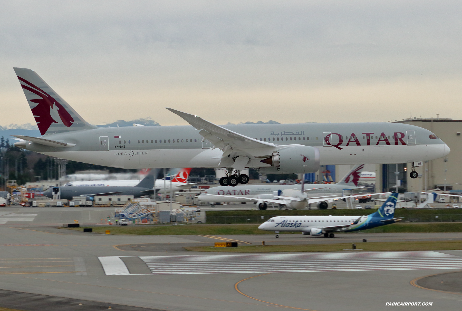 Qatar Airways 787-9 A7-BHE at Paine Field