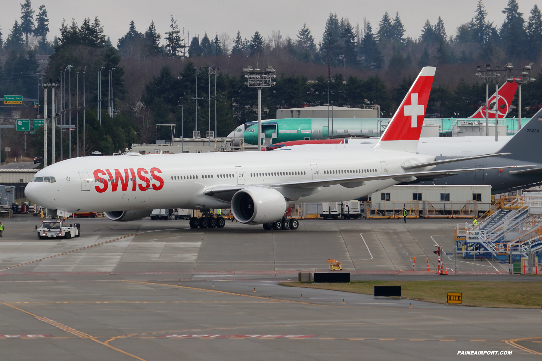 Swiss 777 HB-JNL at Paine Field