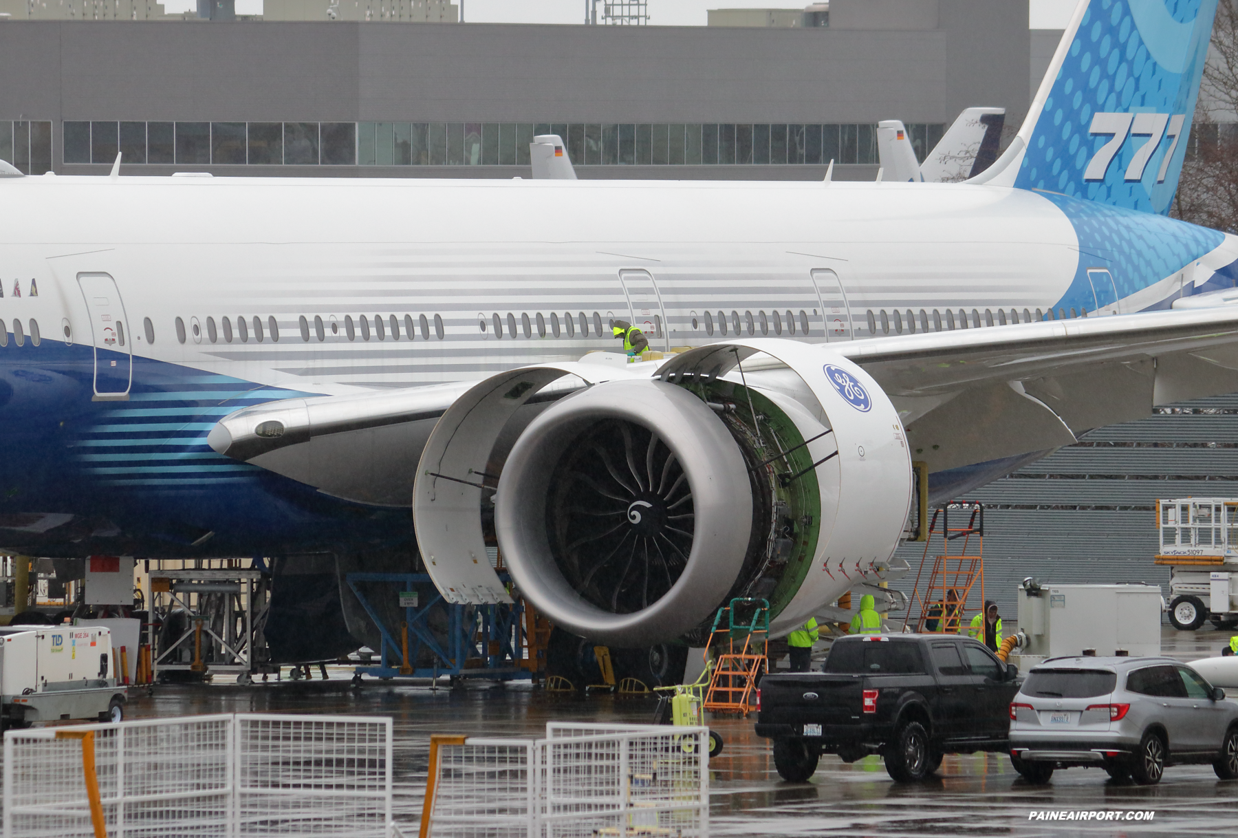 777-9 N779XW at Paine Field