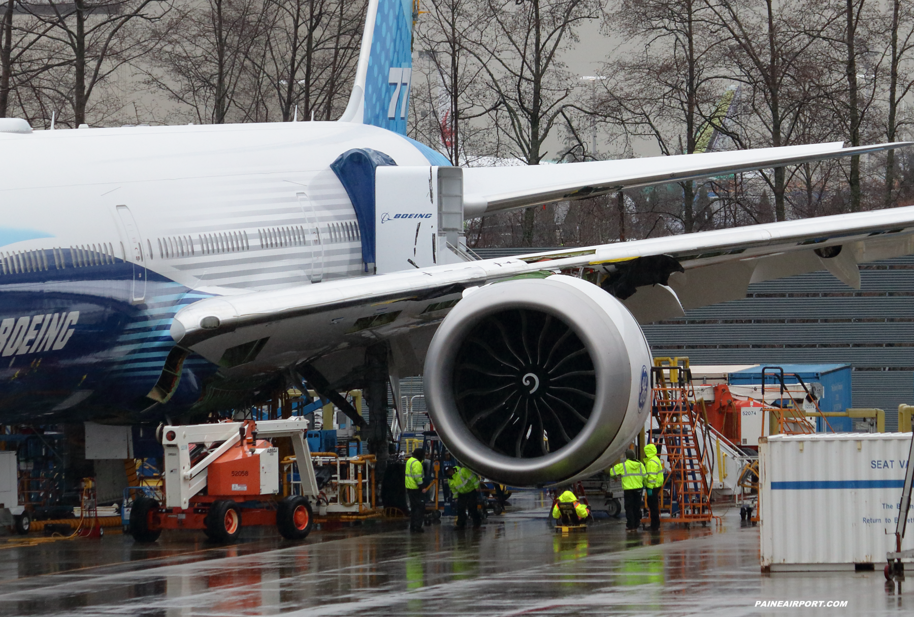 777-9 N779XX at Paine Field