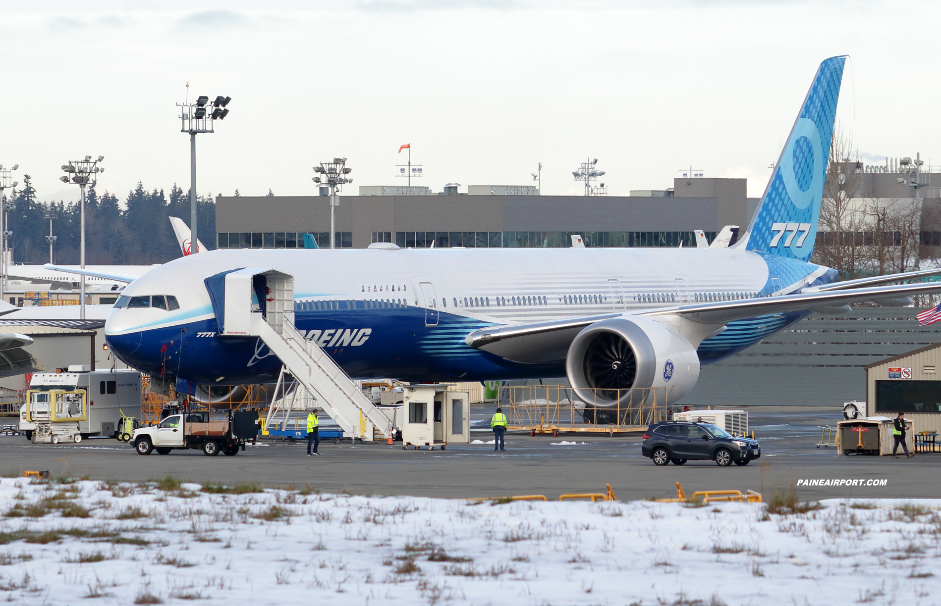 777-9 N779XW at Paine Field
