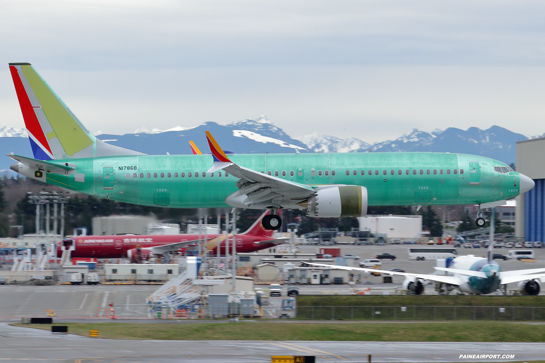 Southwest Airlines 737 line 7889 at Paine Field