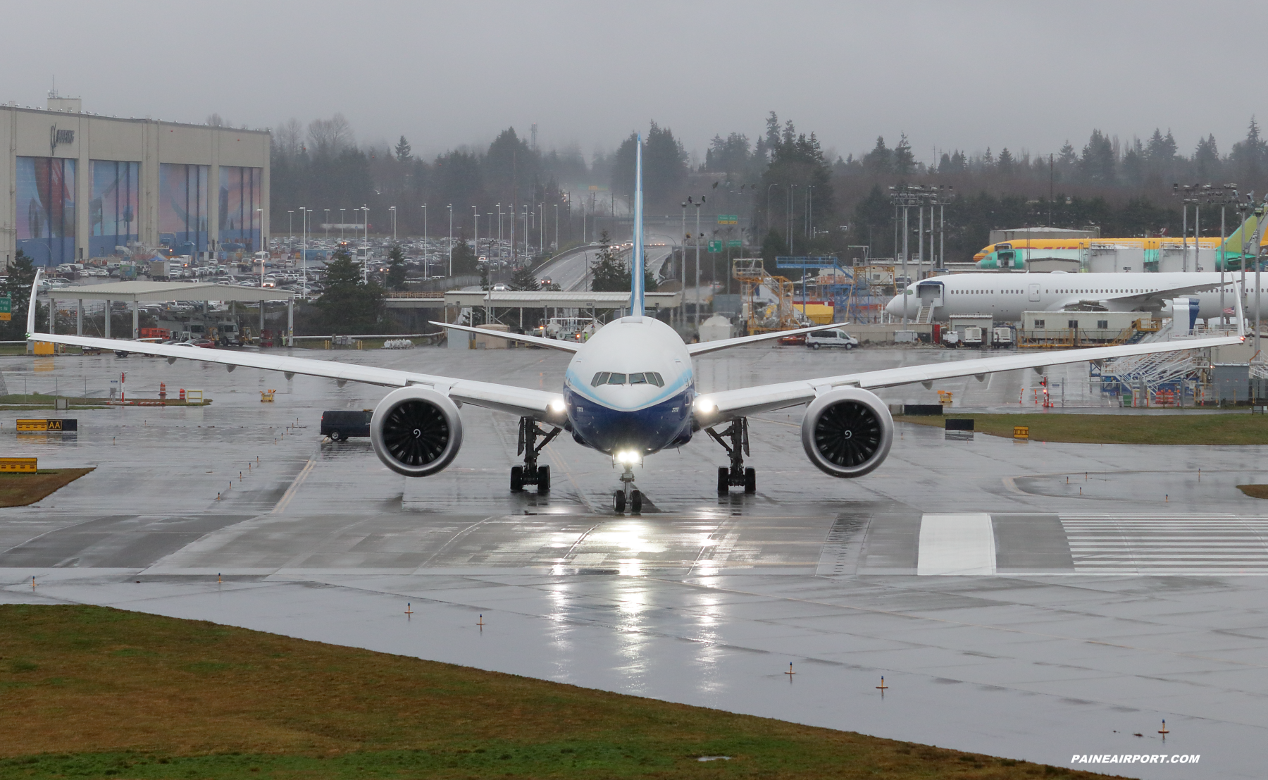 777-9 N779XW at Paine Field