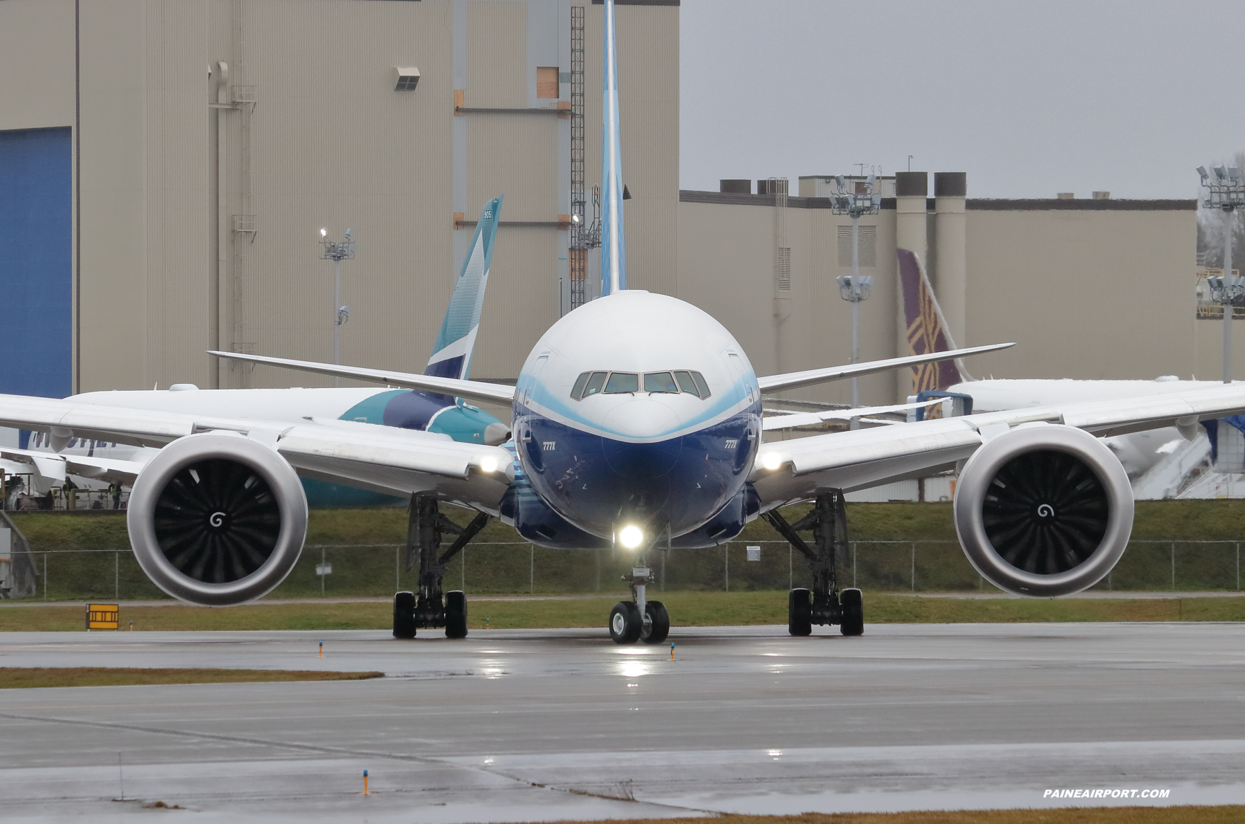 777-9 N779XW at Paine Field