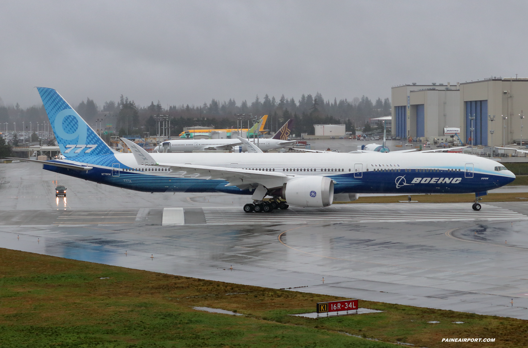 777-9 N779XW at Paine Field