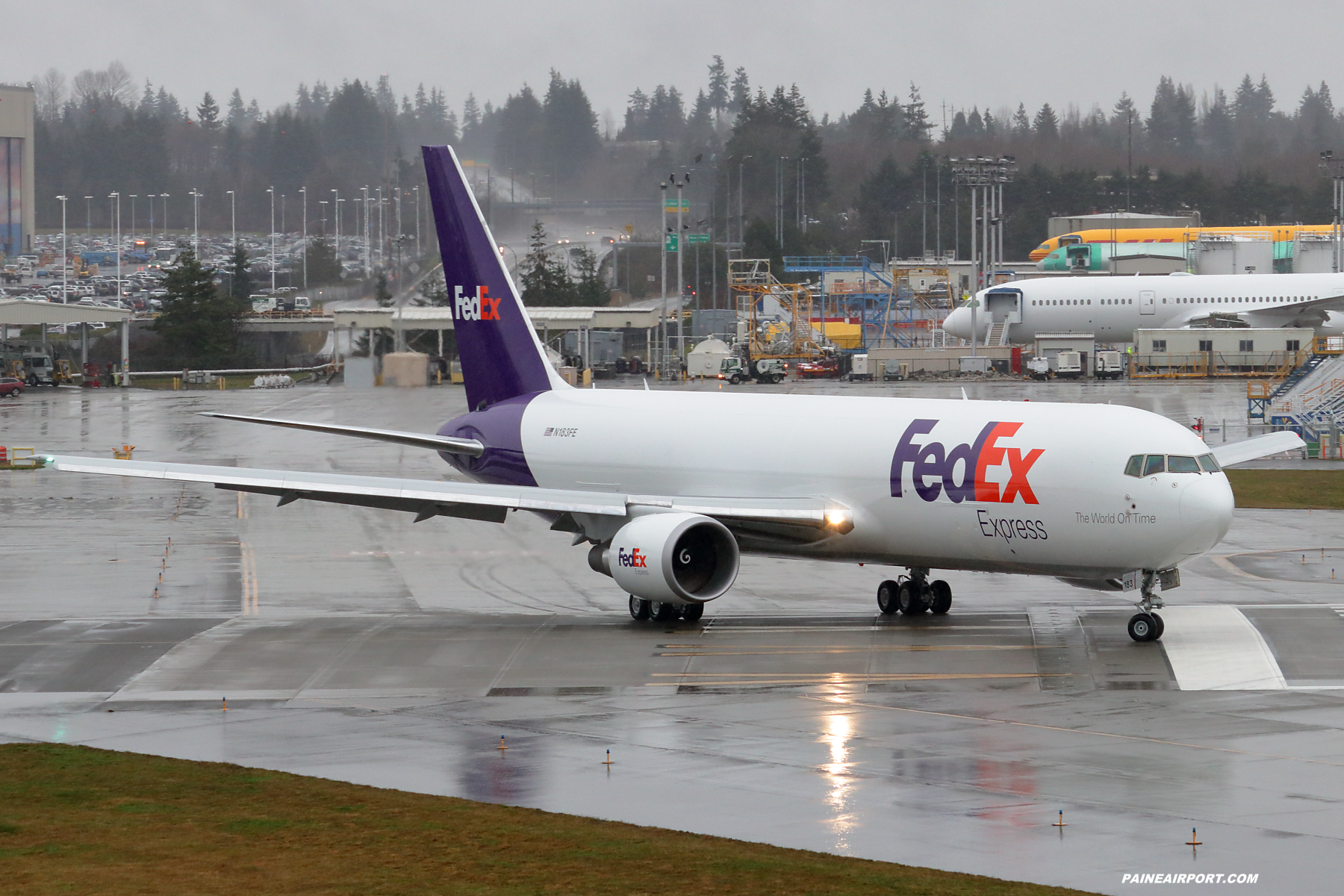 FedEx 767 N183FE at Paine Field
