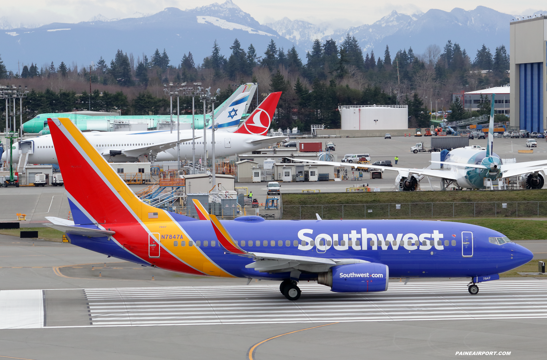 Southwest Airlines 737 N7847A at Paine Field 
