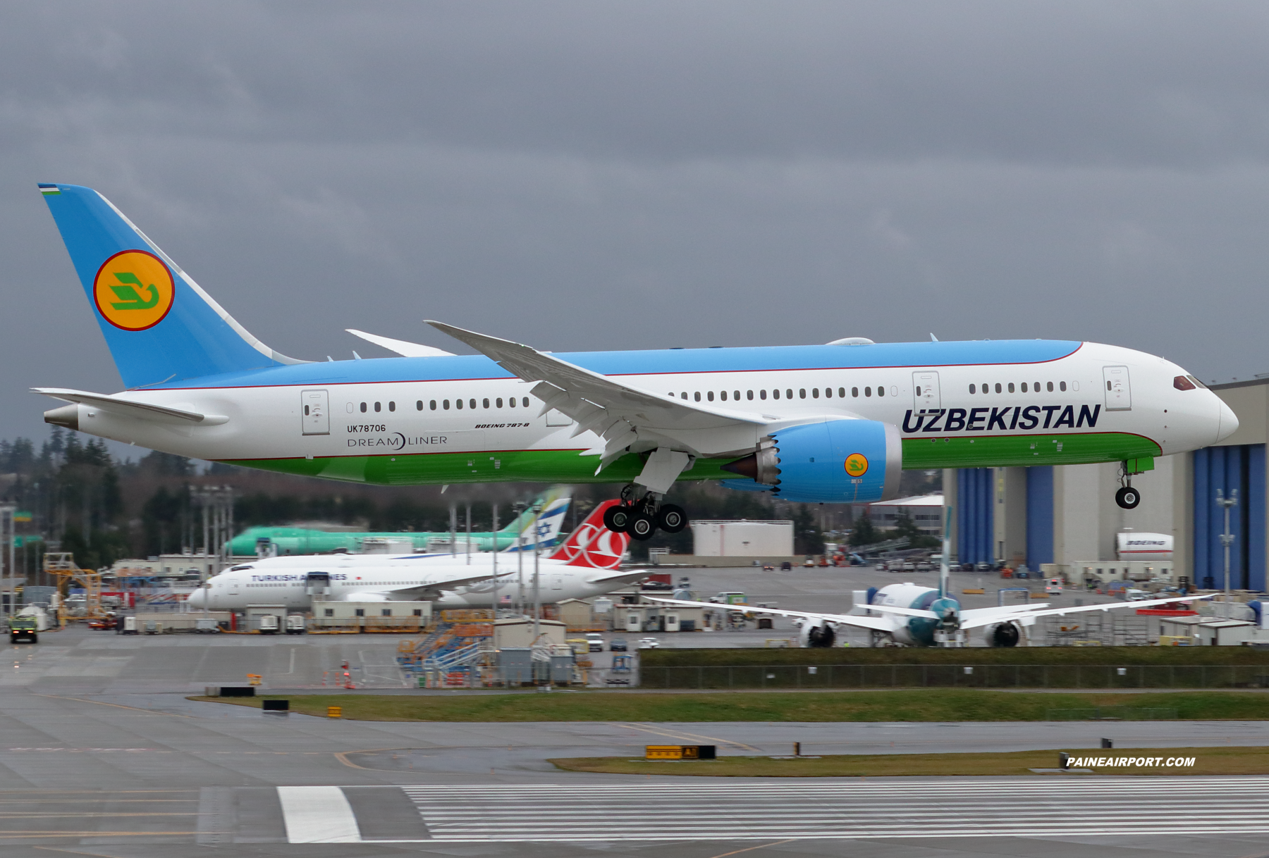 Uzbekistan Airways 787-8 UK78706 at Paine Field