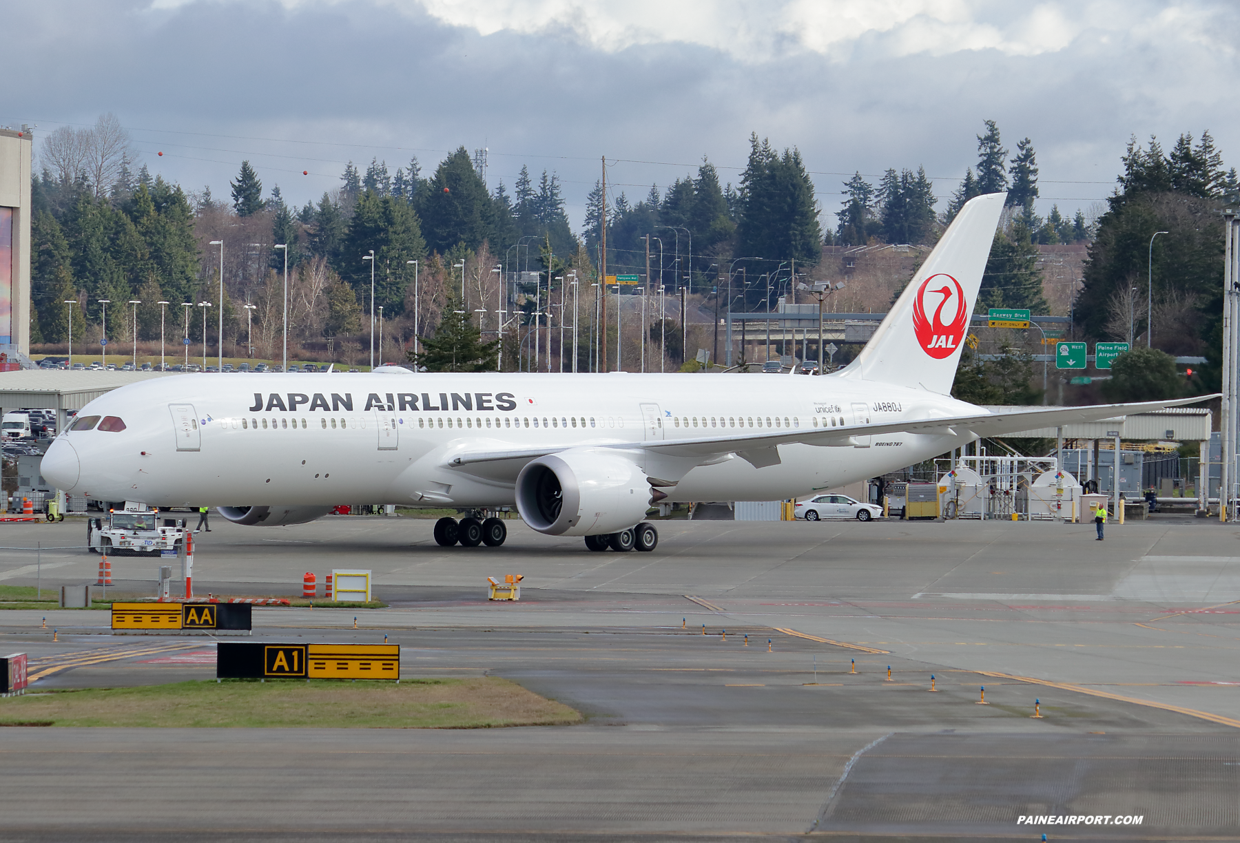 Japan Airlines 777-9 JA880J at Paine Field
