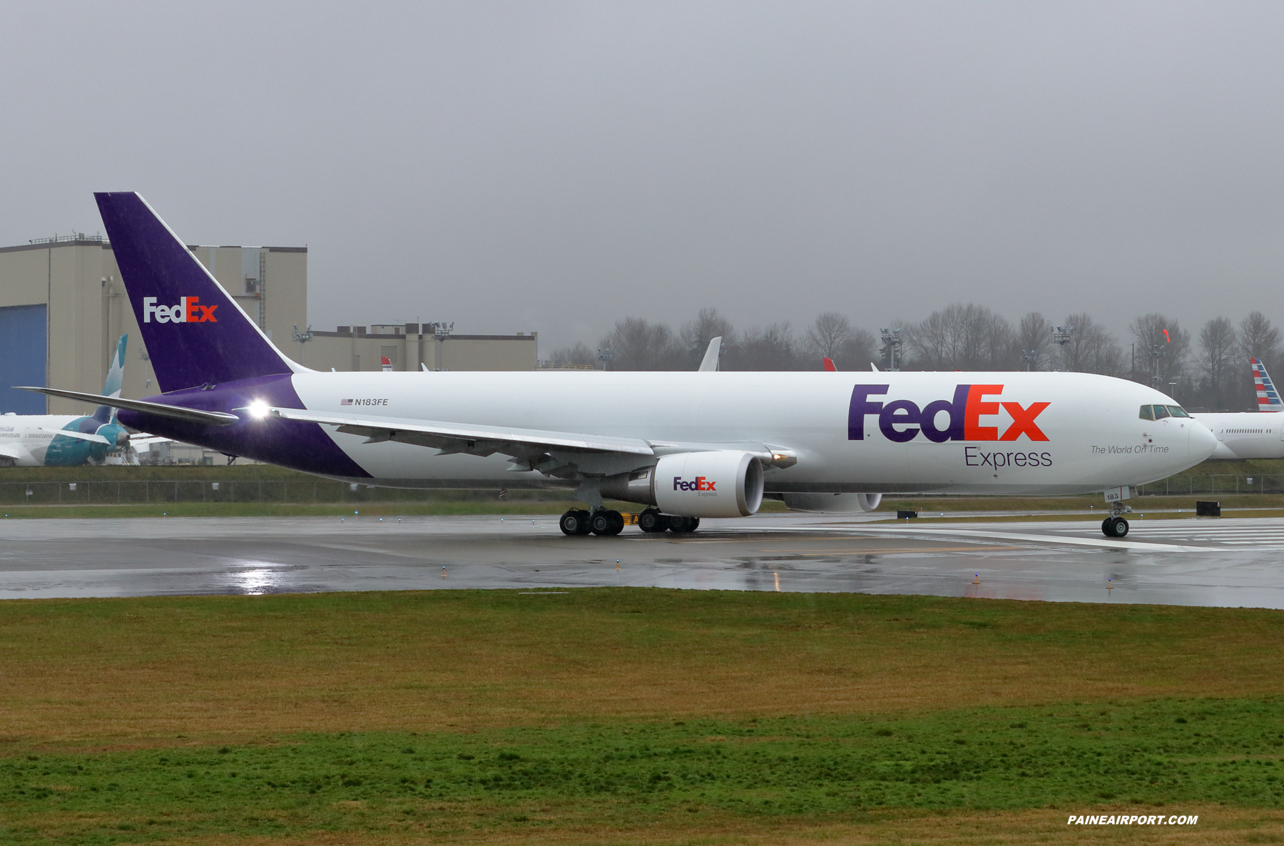FedEx 767 N183FE at Paine Field