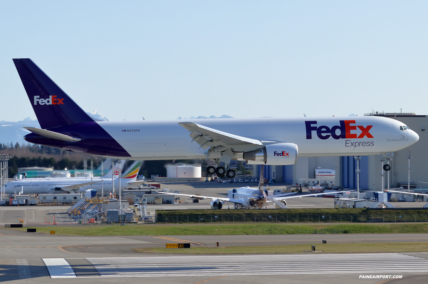 FedEx 767 N270FE at Paine Field