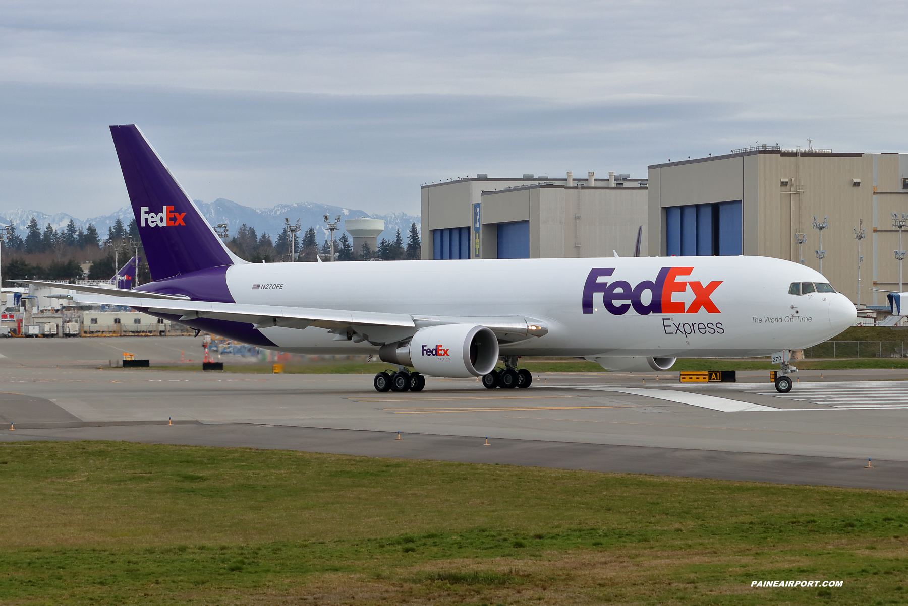 FedEx 767 N270FE at Paine Field 