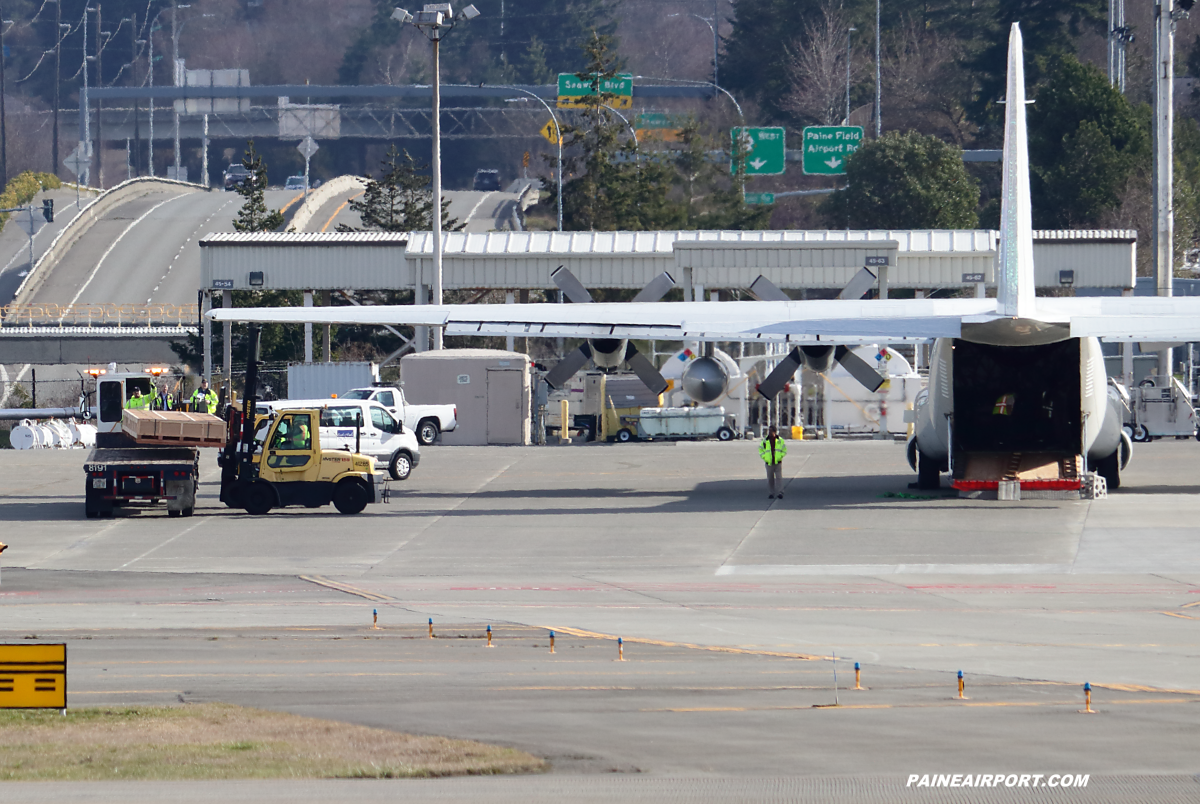 N409LC at Paine Field