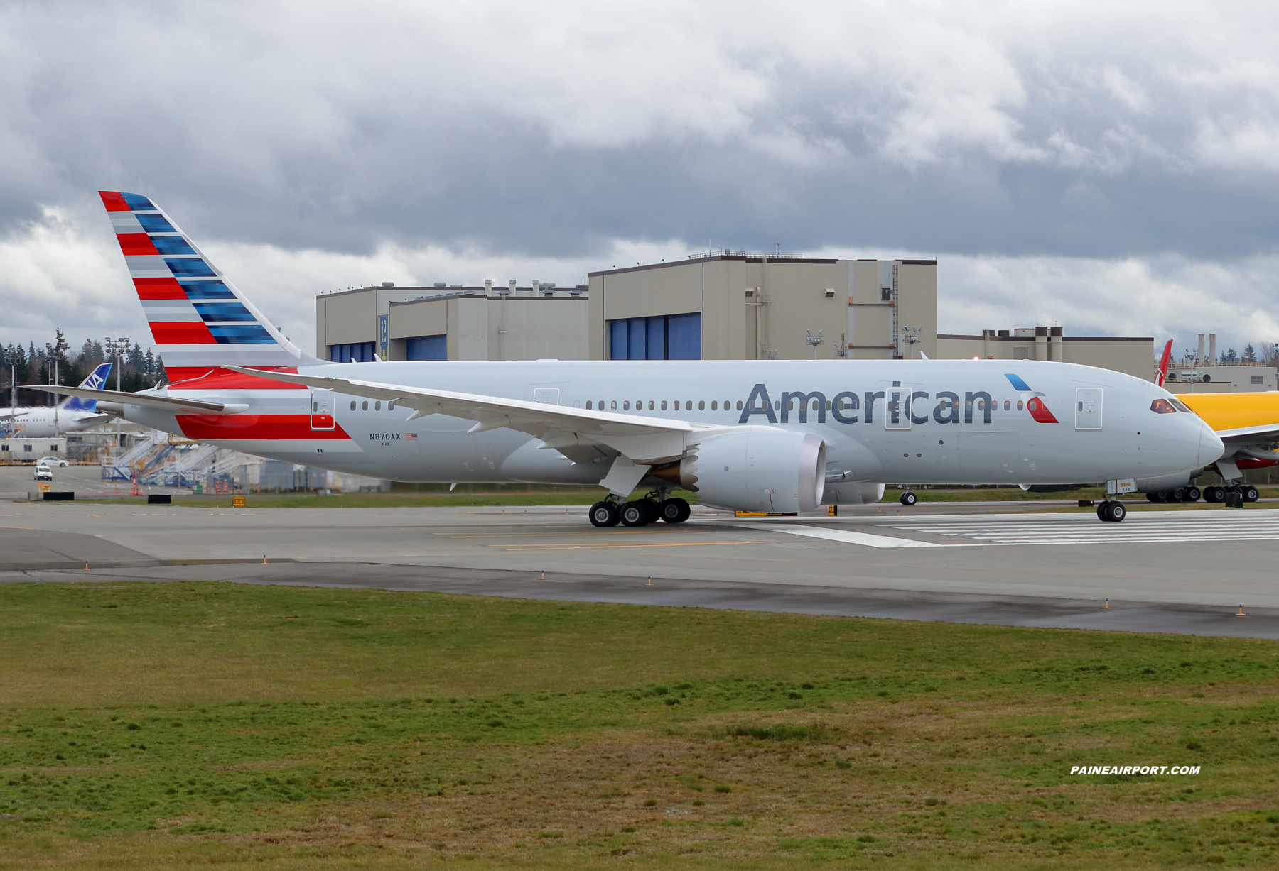 American Airlines 787-8 N870AX at Paine Field