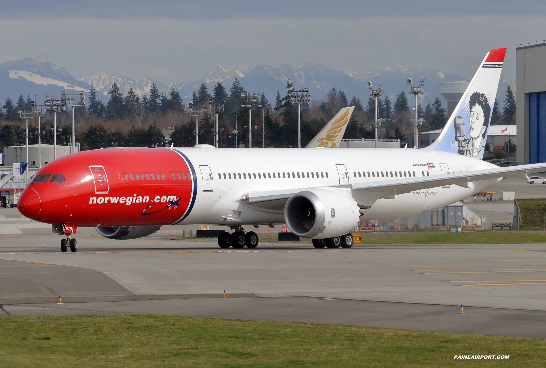 Norwegian 787-9 SE-RXB at Paine Field