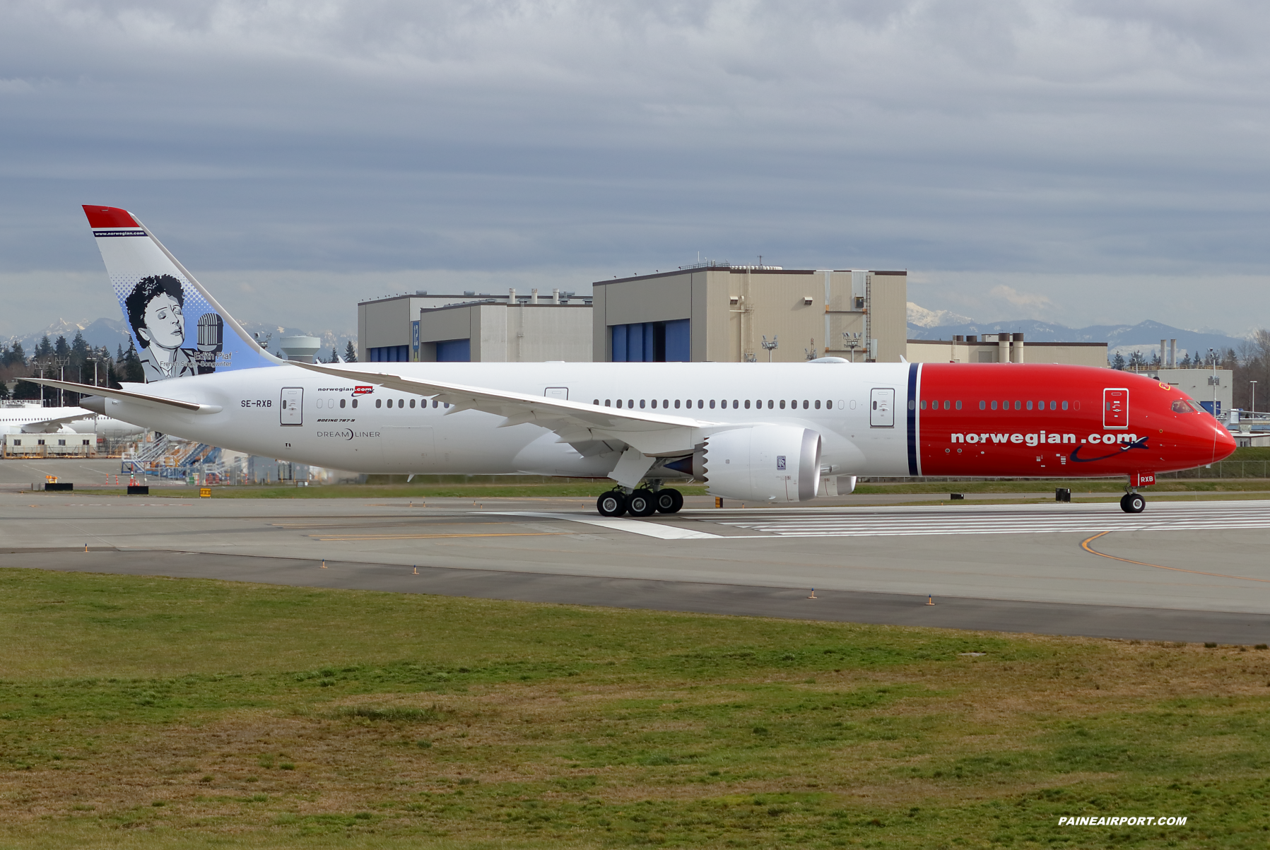 Norwegian 787-9 SE-RXB at Paine Field