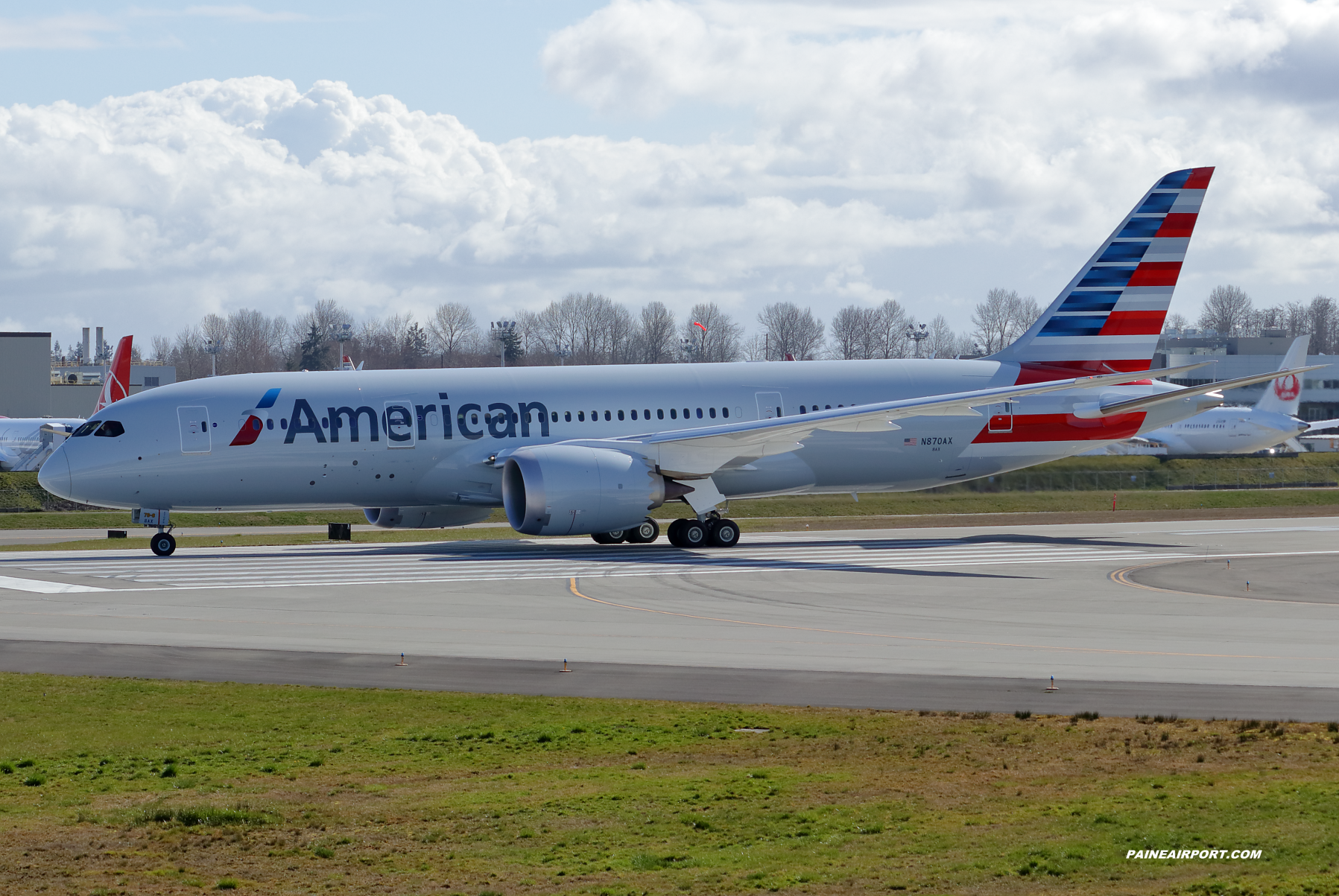 American Airlines 787-8 N870AX at Paine Field