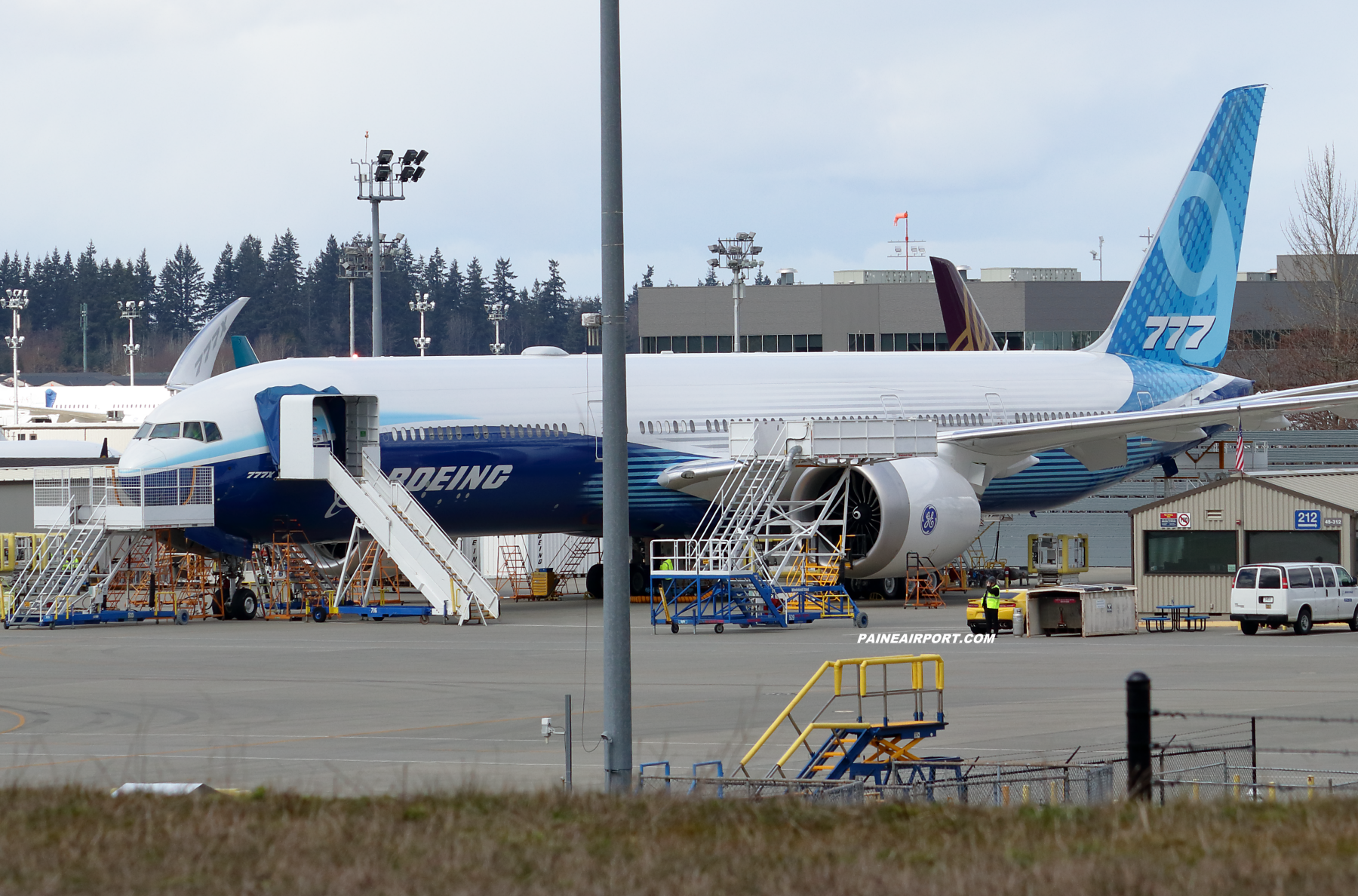 777-9 N779XX at Paine Field