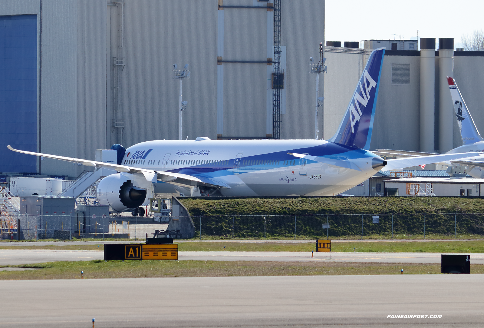 ANA 787-9 JA932A at Paine Field