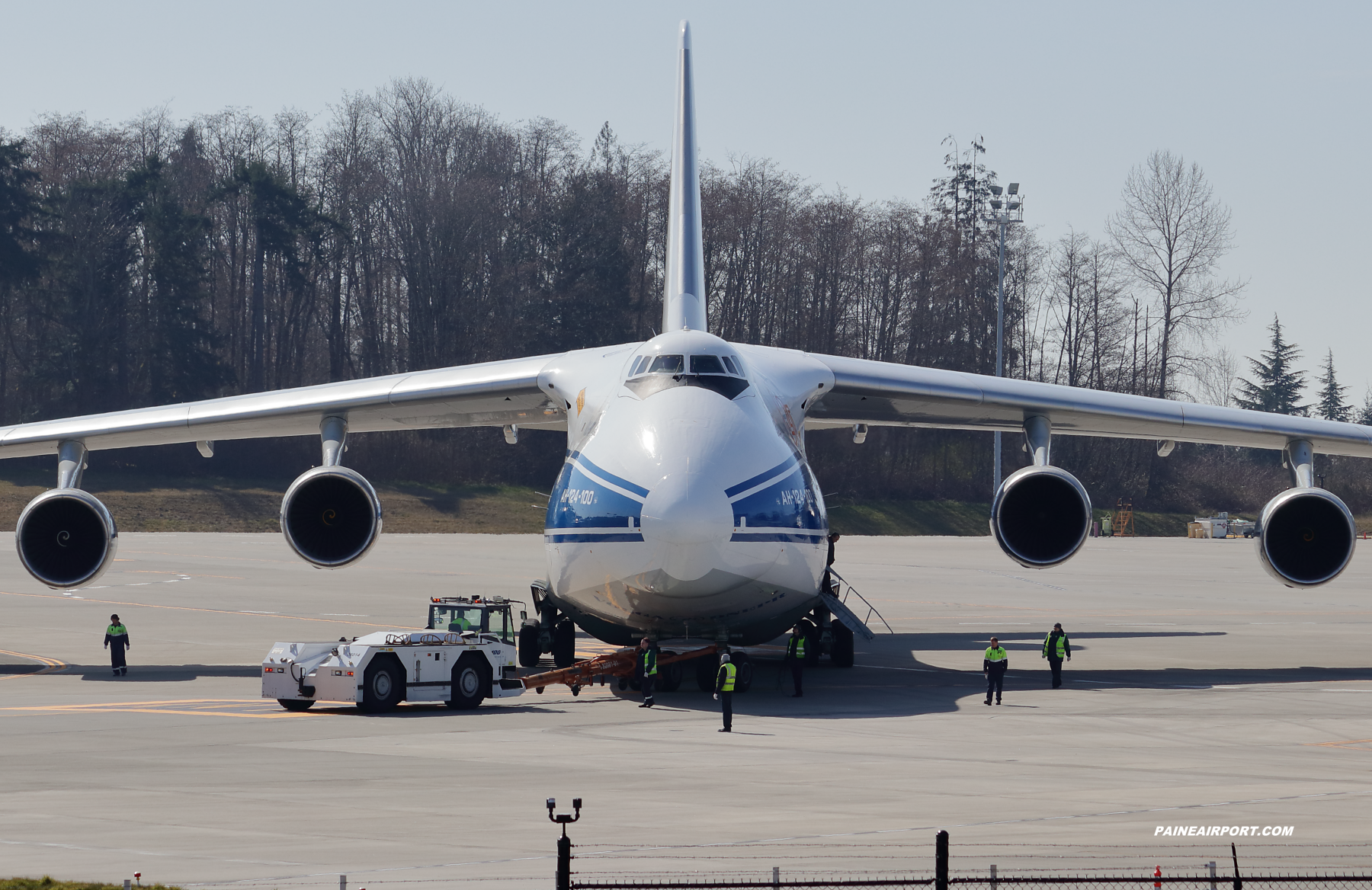 An-124 RA-82081 at Paine Field