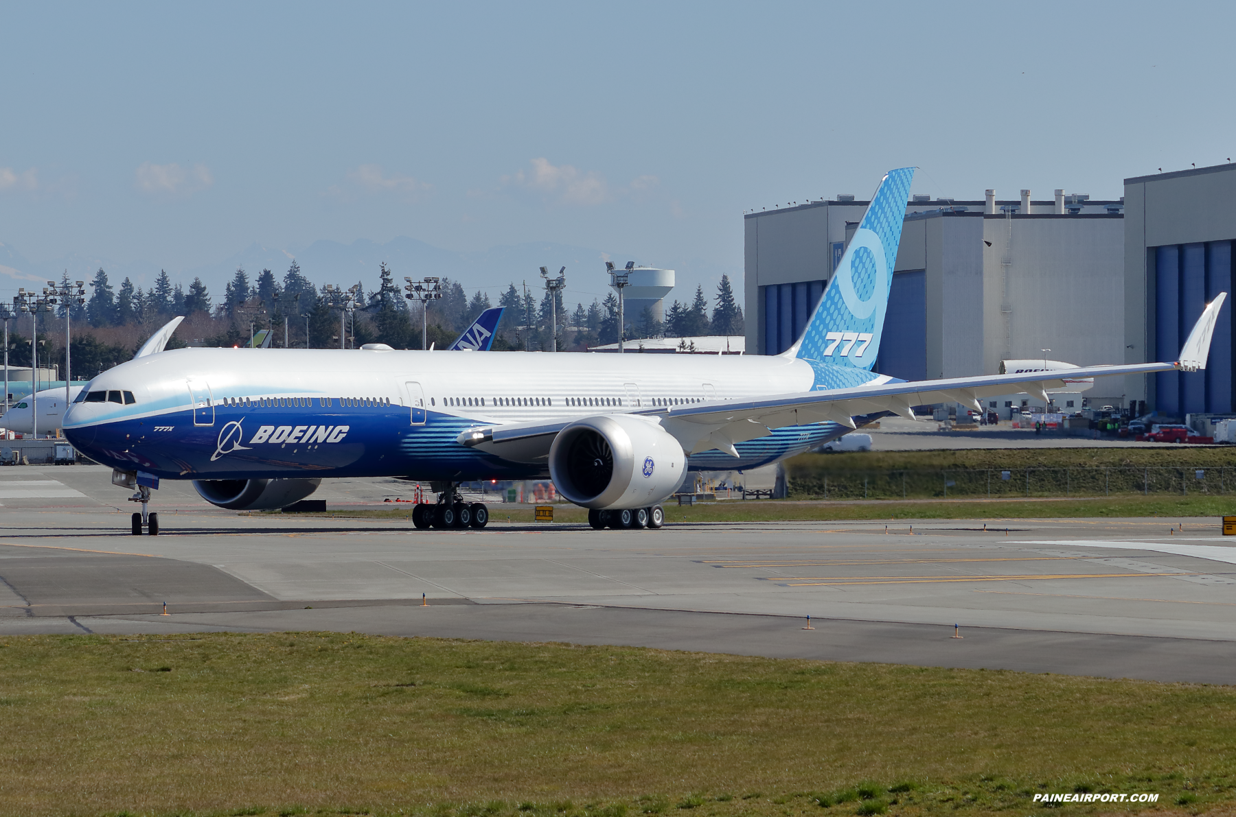 777-9 N779XX at Paine Field