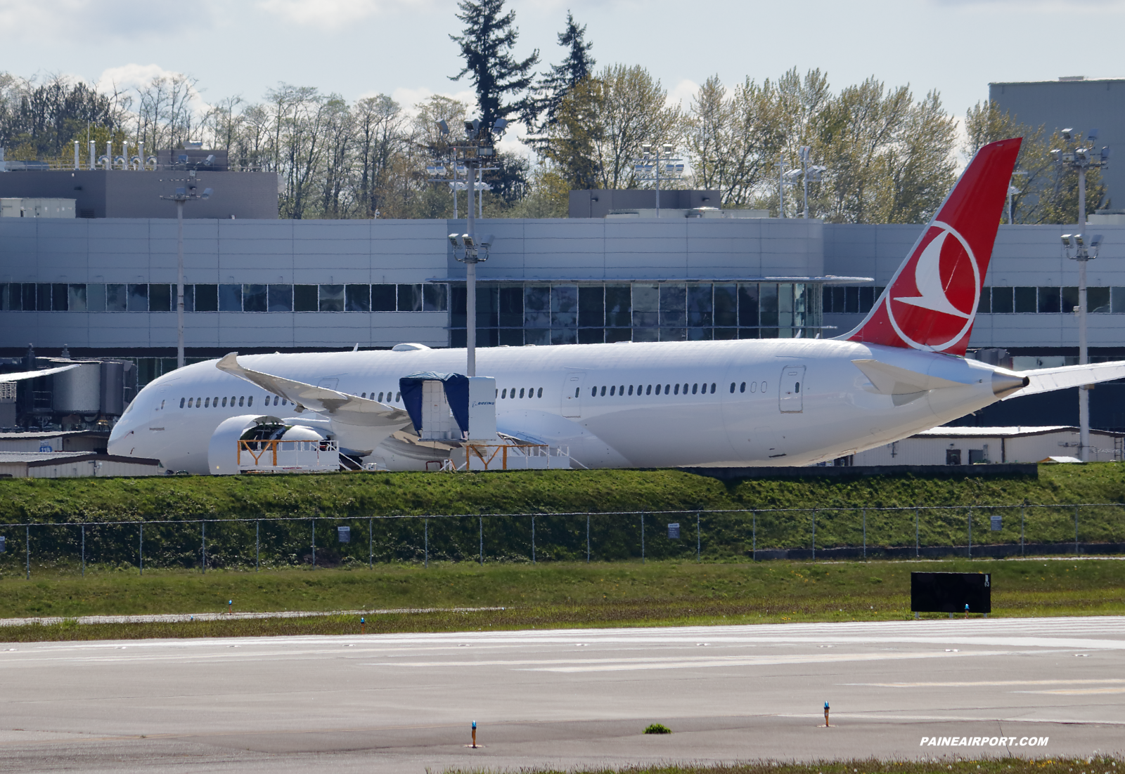 Turkish Airlines 787-9 at Paine Field