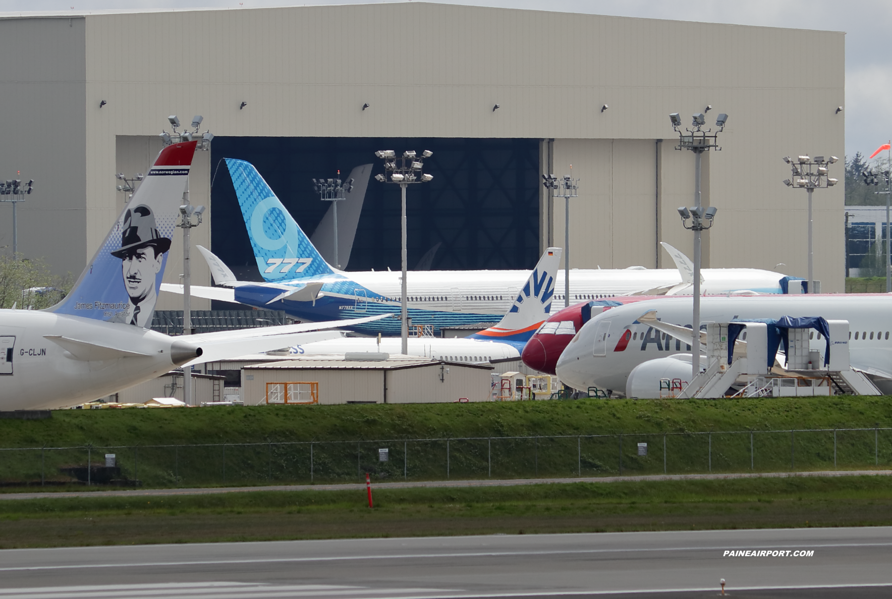 777-9 N779XX at Paine Field