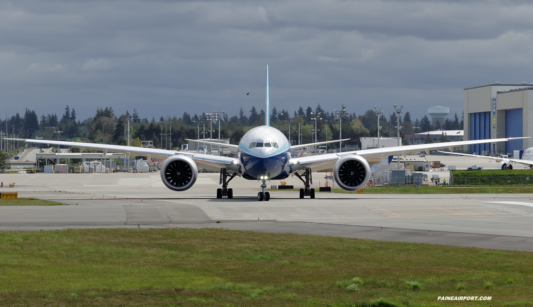 777-9 N779XX at Paine Field 