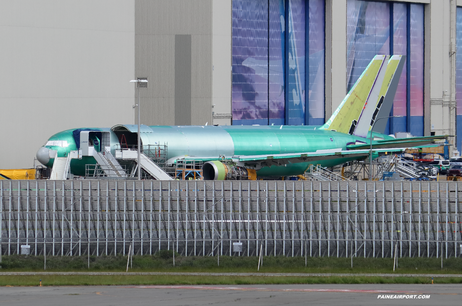 FedEx 767 at Paine Field