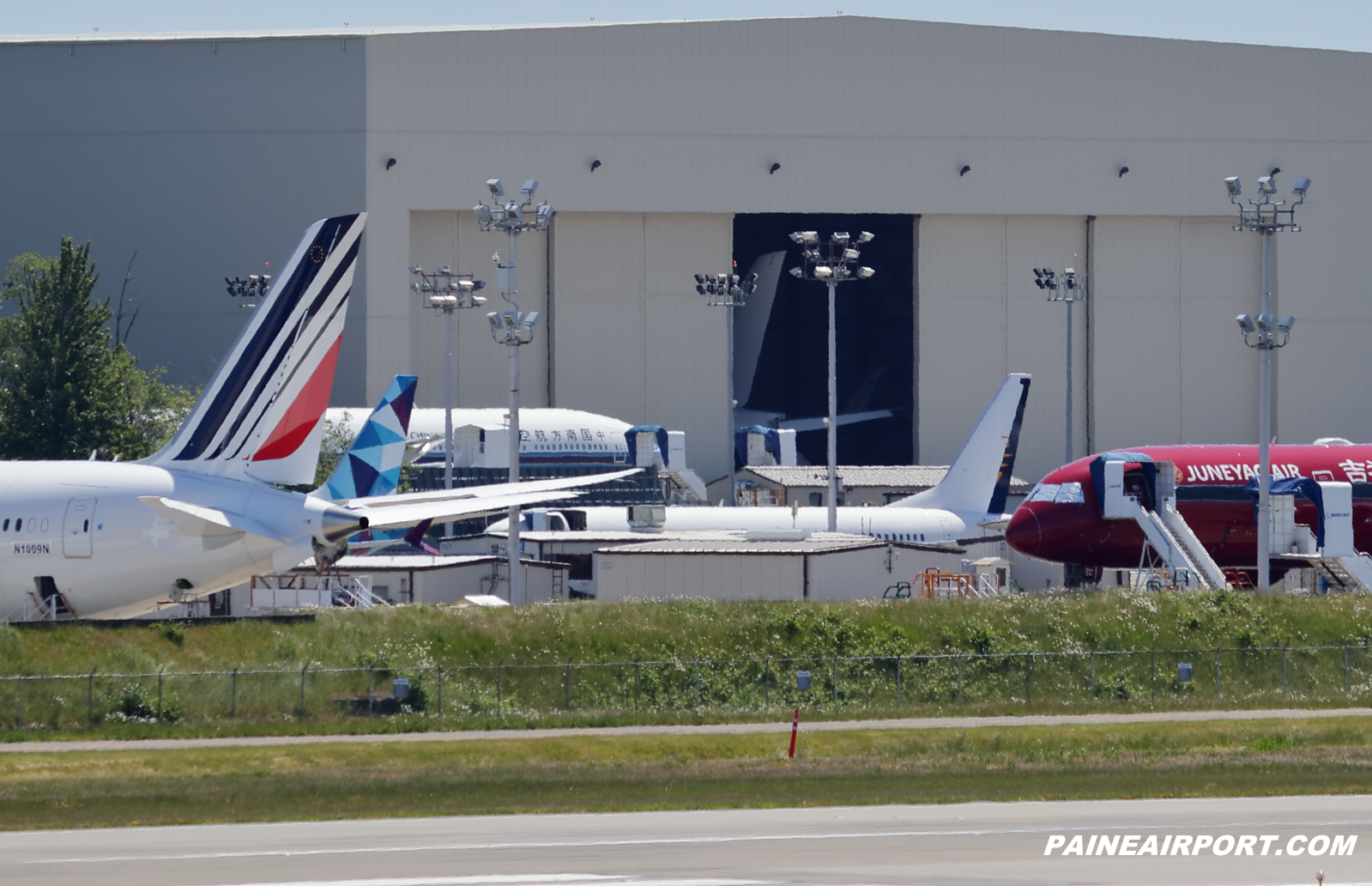 777-9 N779XY at Paine Field