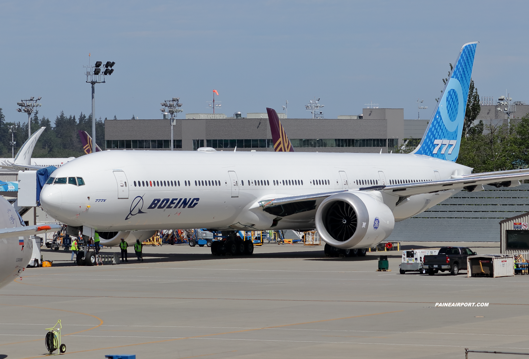 777-9 N779XY at Paine Field