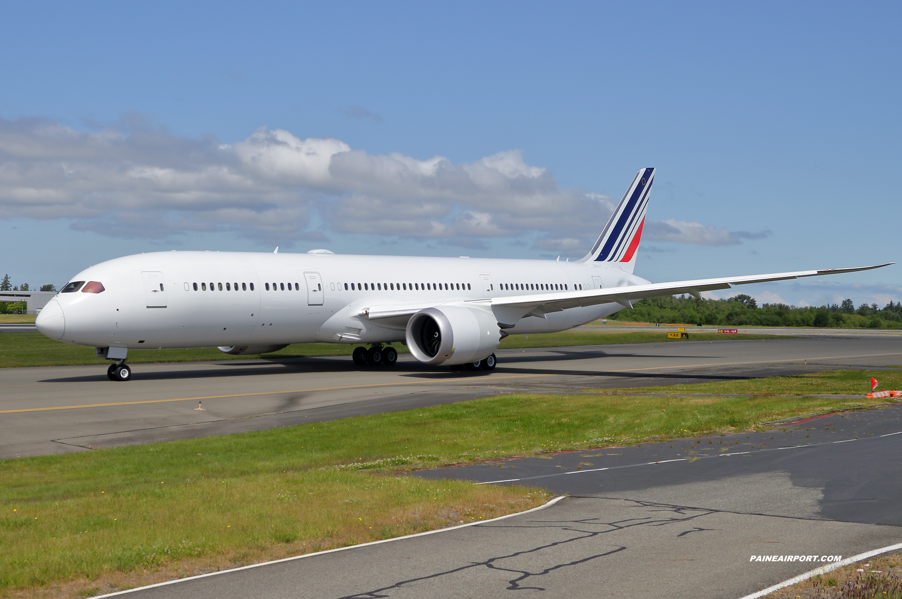 Air France 787-9 at KPAE Paine Field 