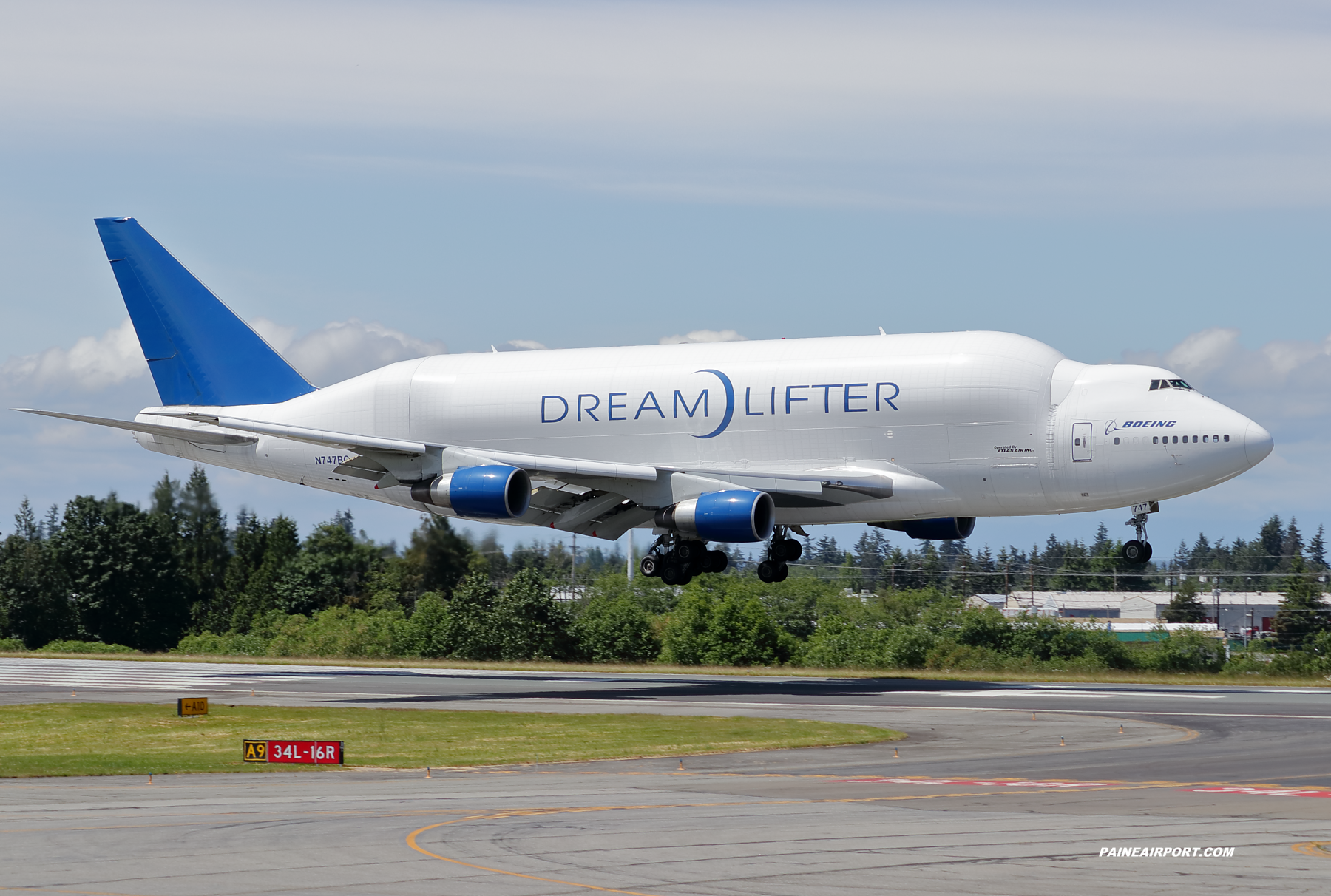 N747BC at KPAE Paine Field