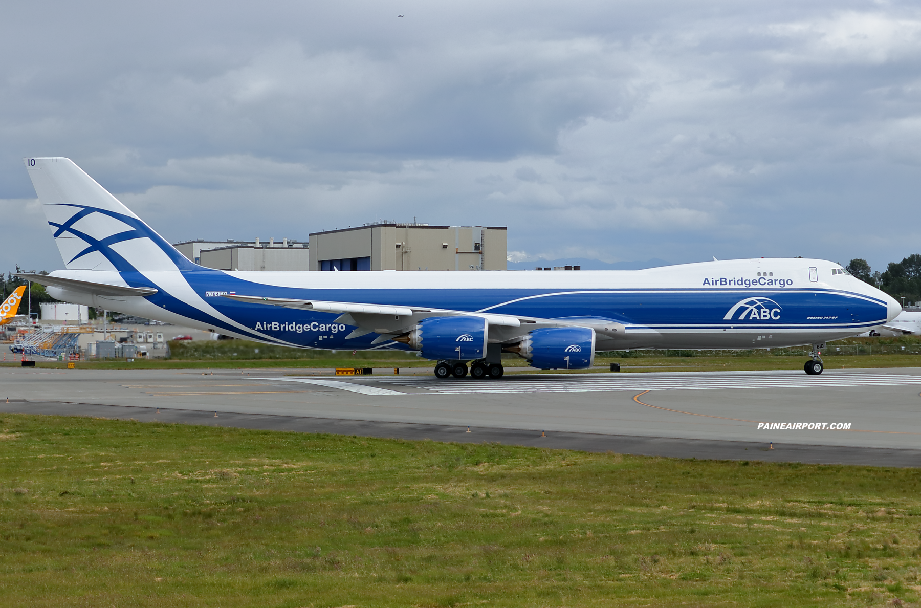 AirBridgeCargo 747-8F VQ-BIO at KPAE Paine Field
