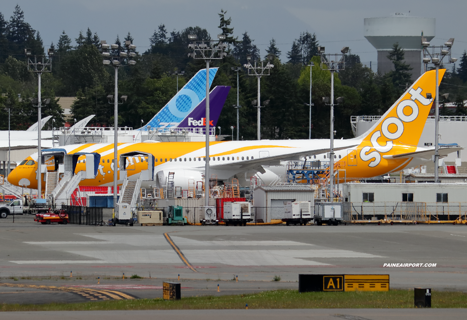 Scoot 787-8 9V-OFL at KPAE Paine Field