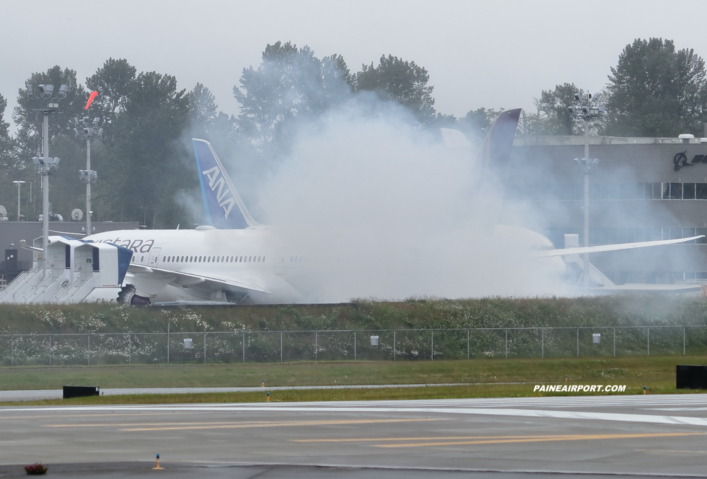 Vistara 787-9 at KPAE Paine Field