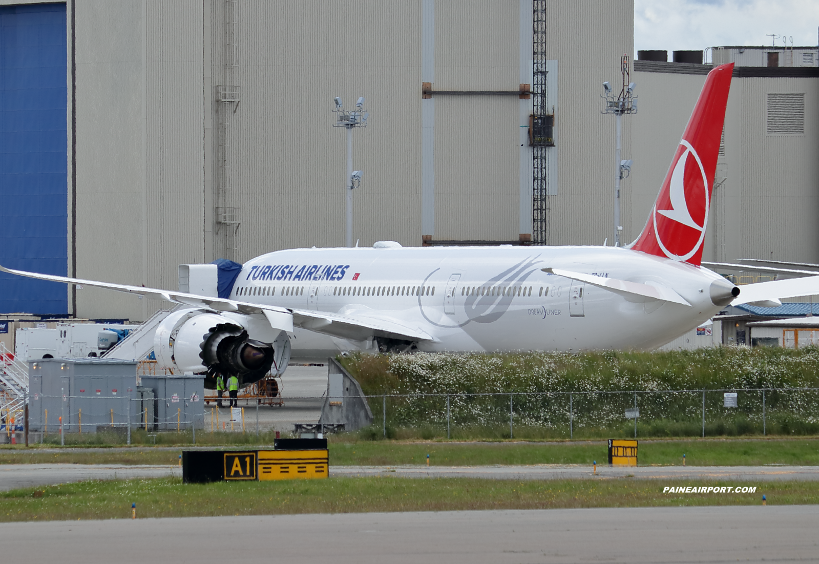 Turkish Airlines 787-9 TC-LLN at KPAE Paine Field