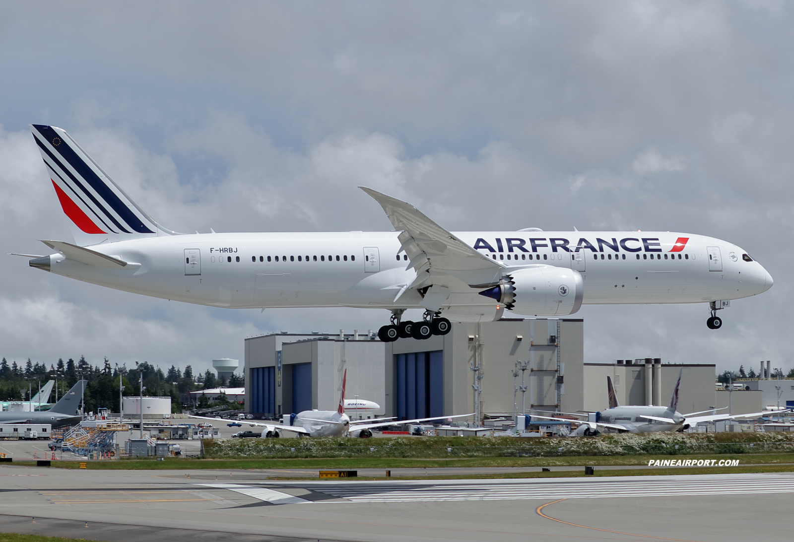 Air France 787-9 F-HRBJ at KPAE Paine Field