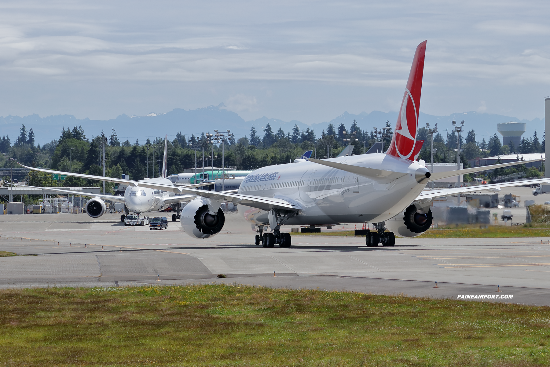 Turkish Airlines 787-9 TC-LLM at KPAE Paine Field