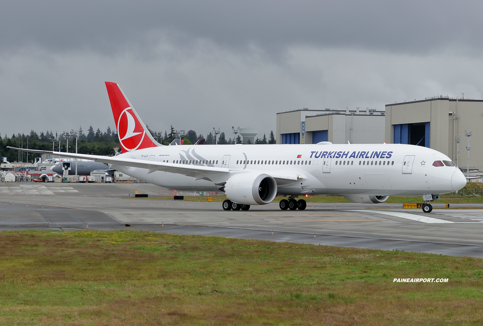 Turkish Airlines 787-9 TC-LLP at KPAE Paine Field