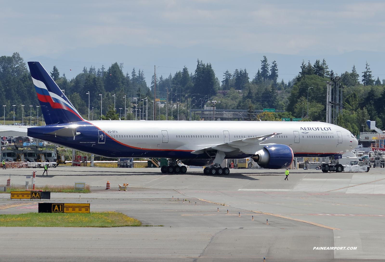 Aeroflot 777 VQ-BFN at KPAE Paine Field 