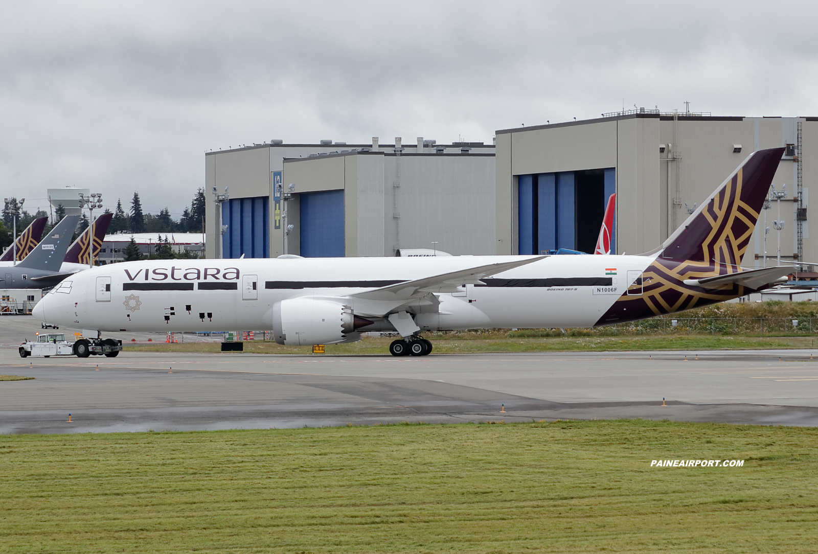 Vistara 787-9 at KPAE Paine Field