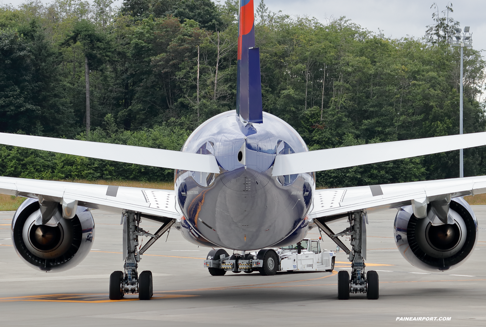 Aeroflot 777 VQ-BFN at KPAE Paine Field