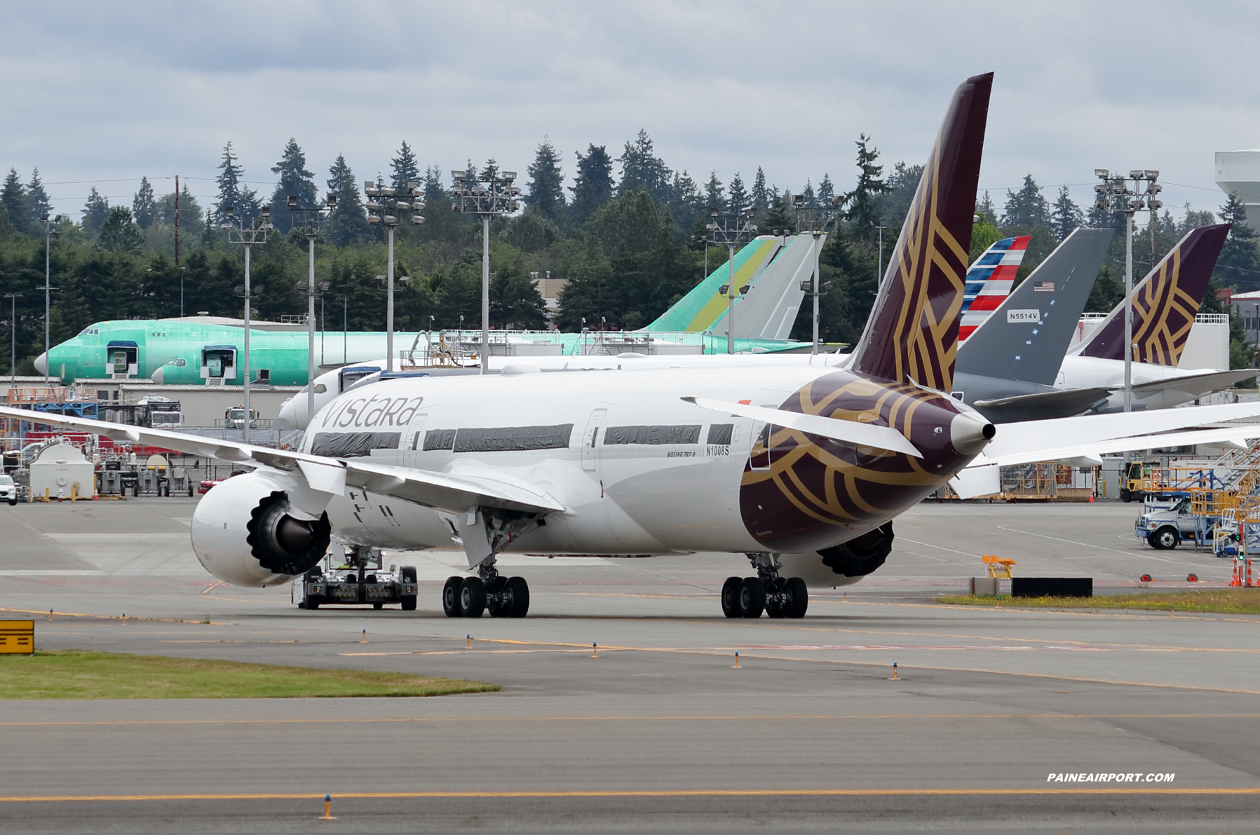 Vistara 787-9 at KPAE Paine Field