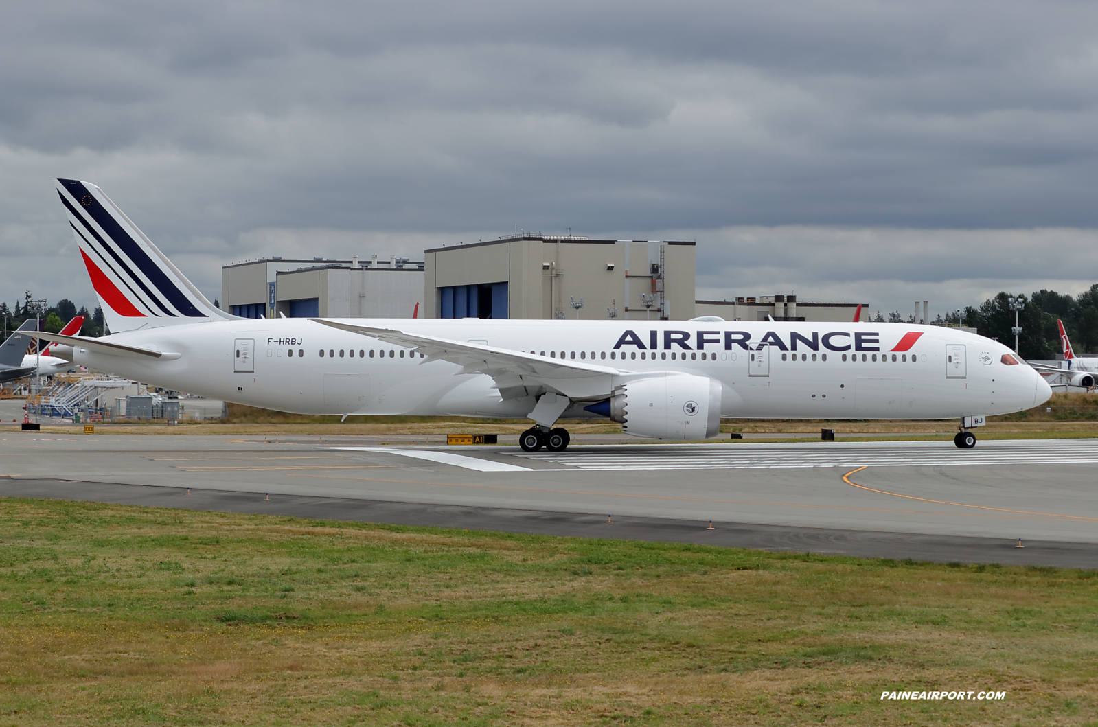 Air France 787-9 F-HRBJ at KPAE Paine Field 